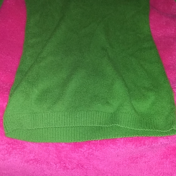 sweater - Picture 4 of 4